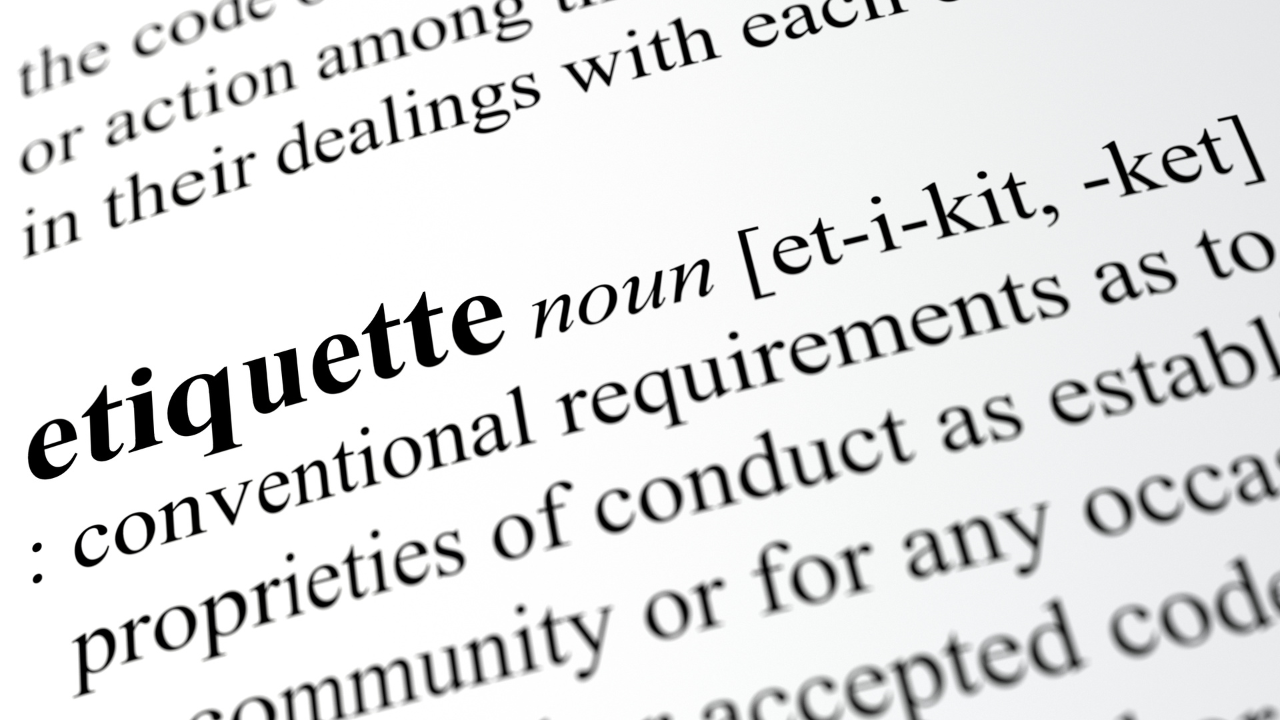 20 Travel Etiquette Tips to Mind Your Ps and Qs