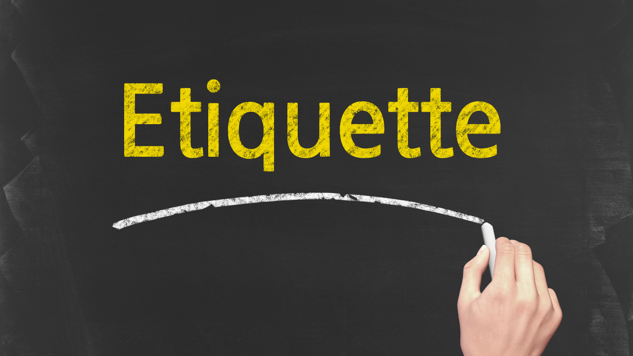 20 Travel Etiquette Tips to Mind Your Ps and Qs