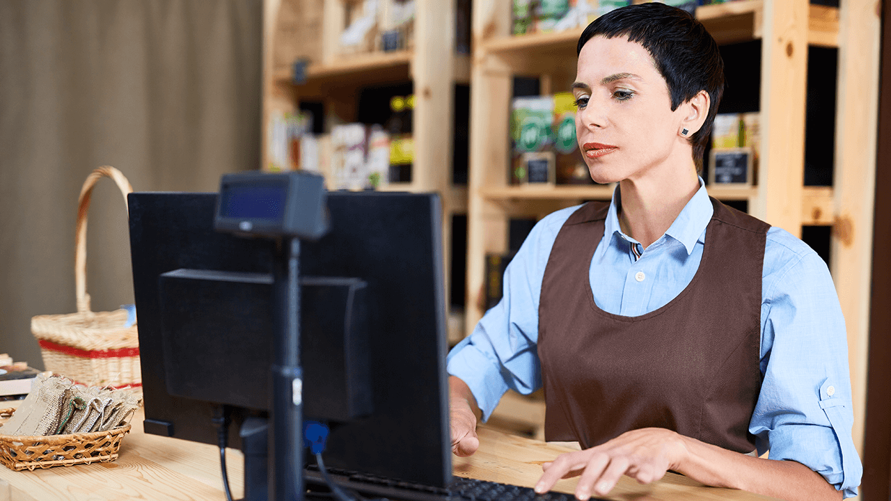 how to hire a cashier