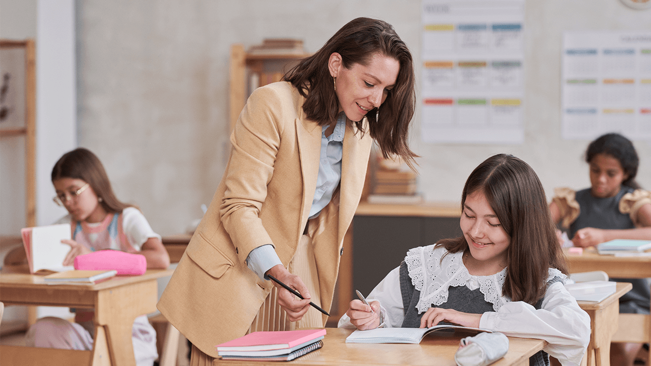 how to hire a paraprofessional