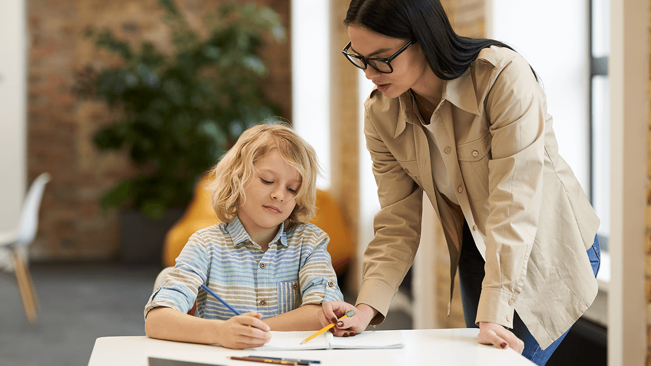 how to hire a paraprofessional