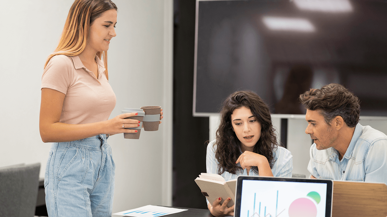 how to hire a personal assistant