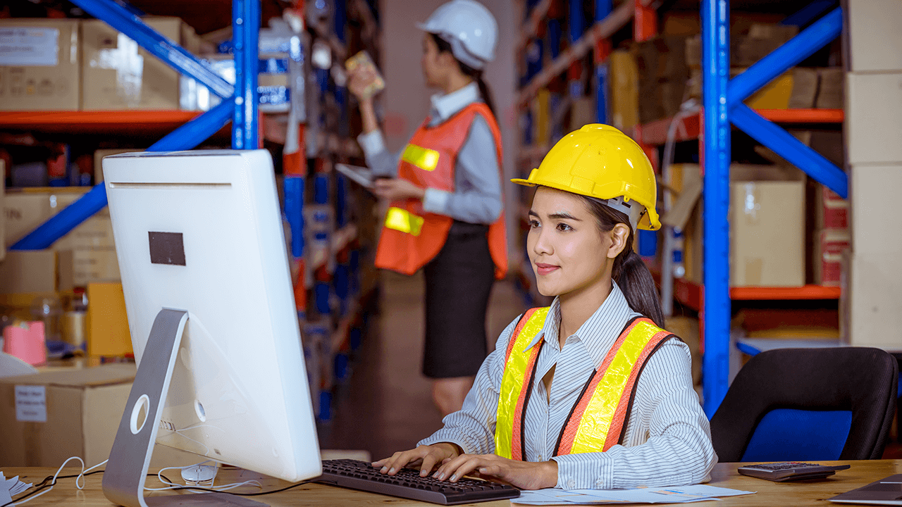 how to hire a facilities manager