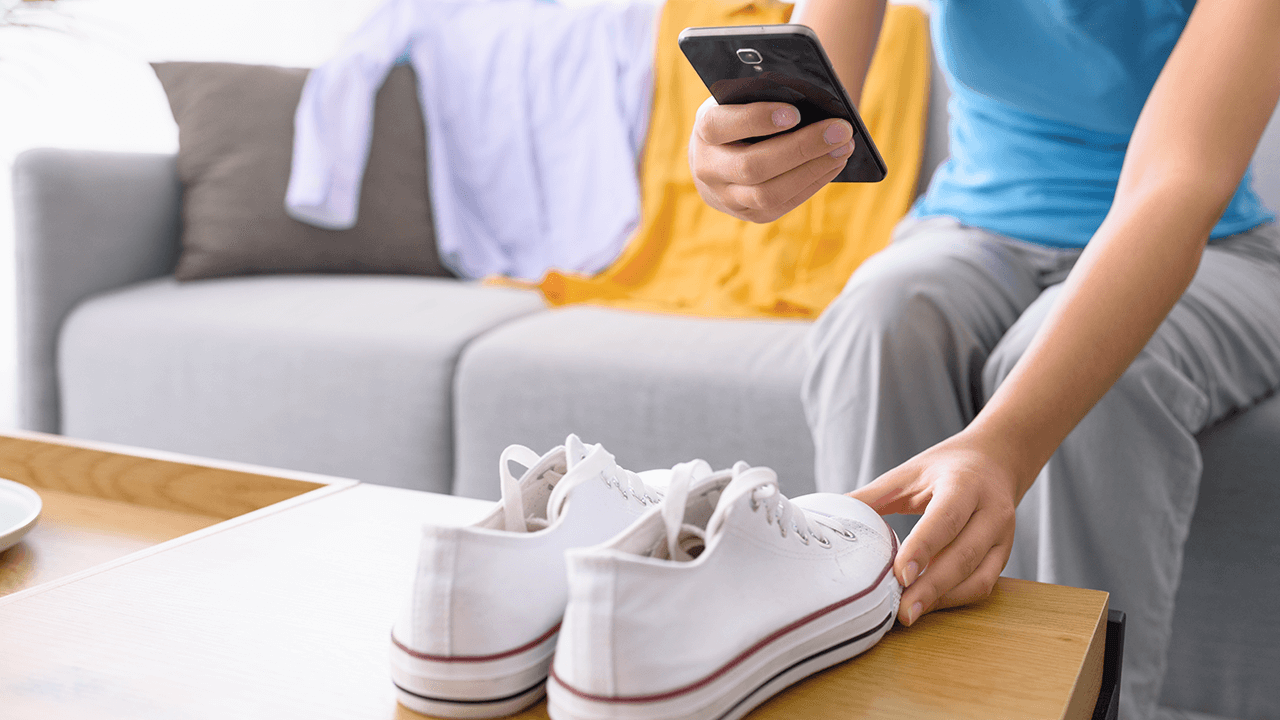 how to start a reselling business
