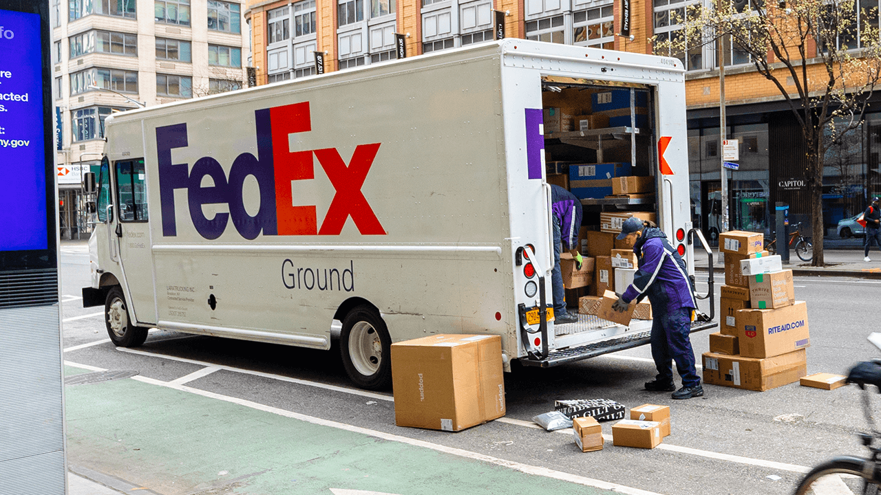 how to become a Fedex driver