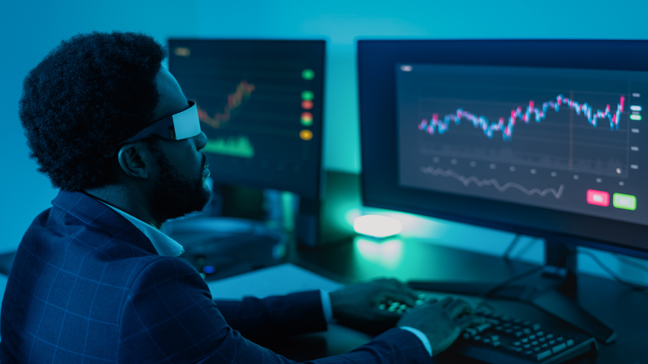 how to hire a financial analyst
