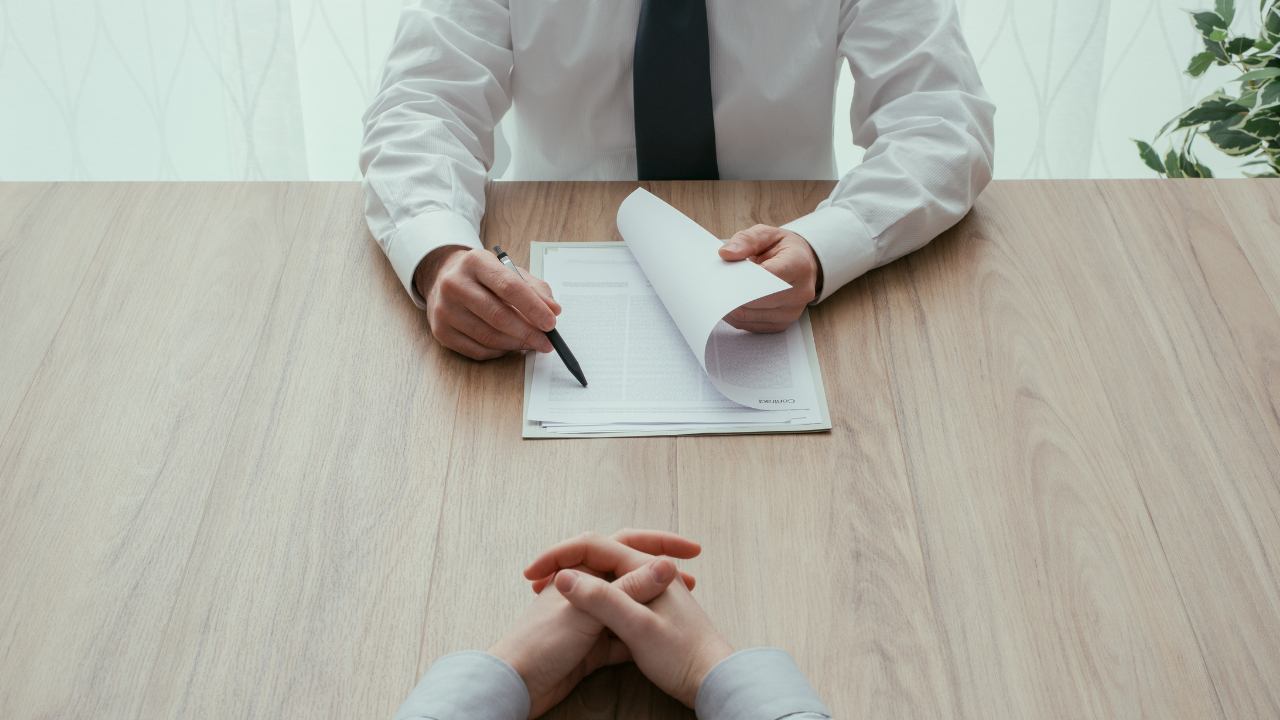 how to hire a financial analyst