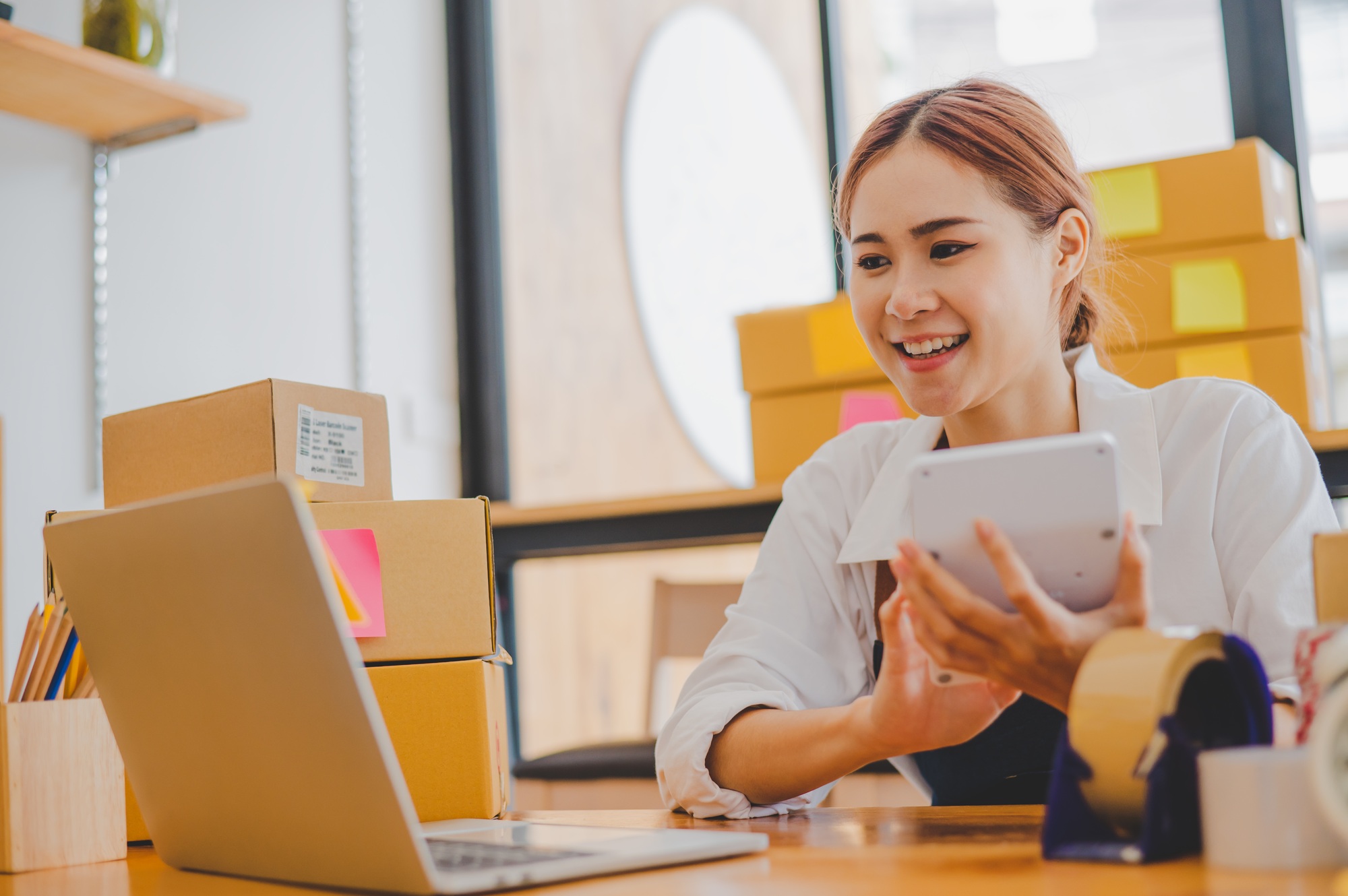 Small business owners online are chatting, selling products