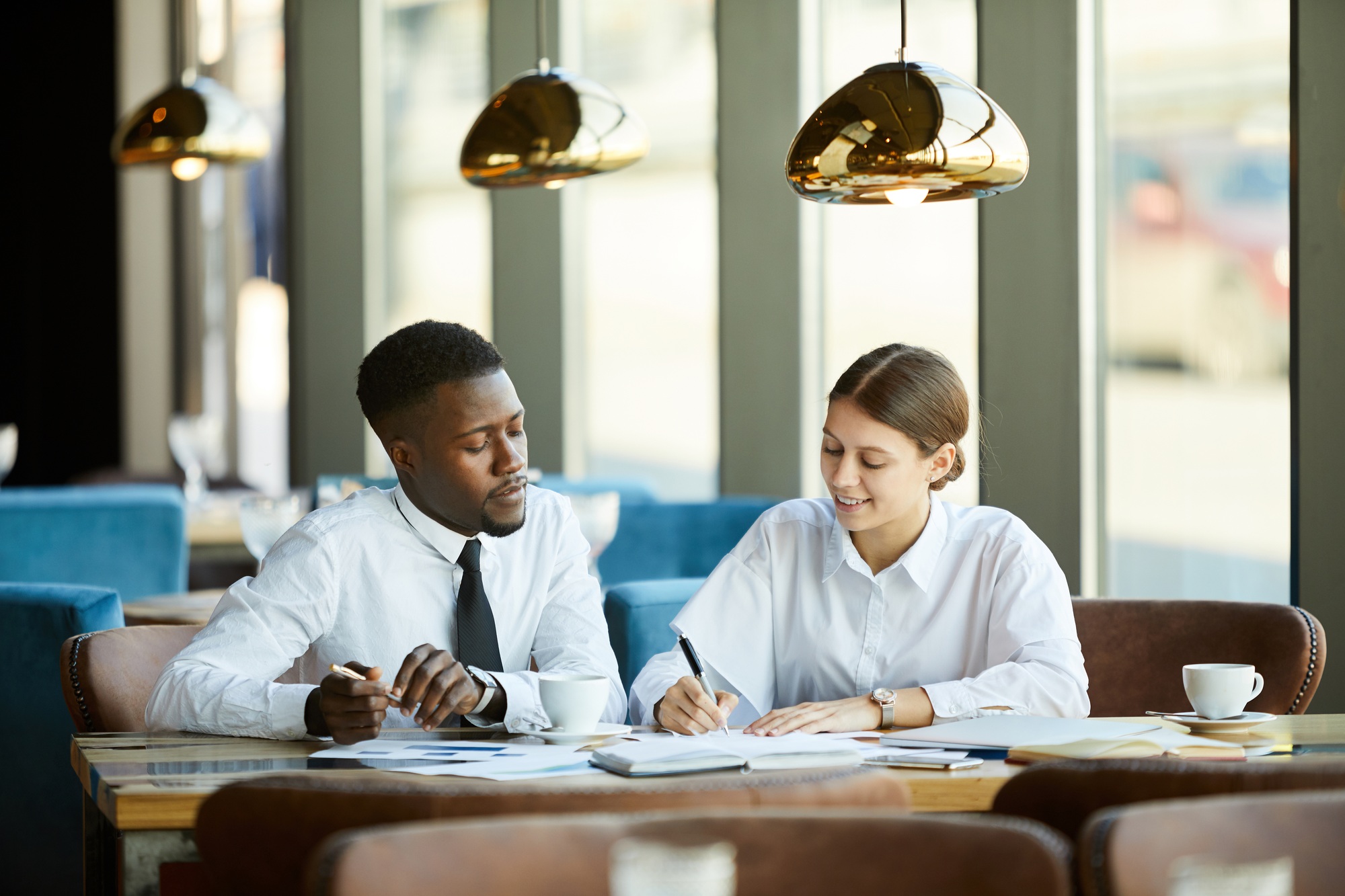 Exchanging business strategies in cafe
