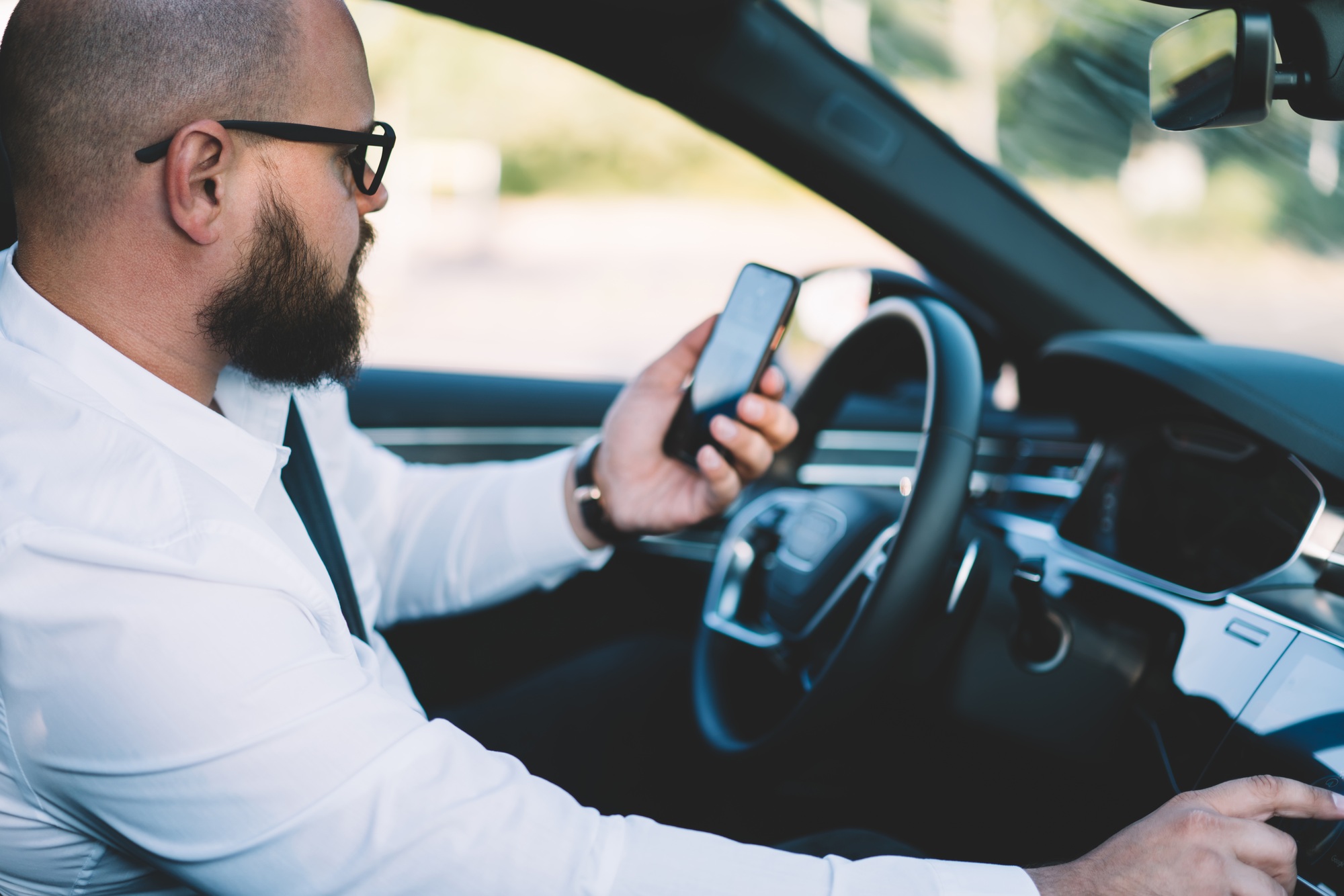 male tracking gps location via cellphone application connected to 4g wireless