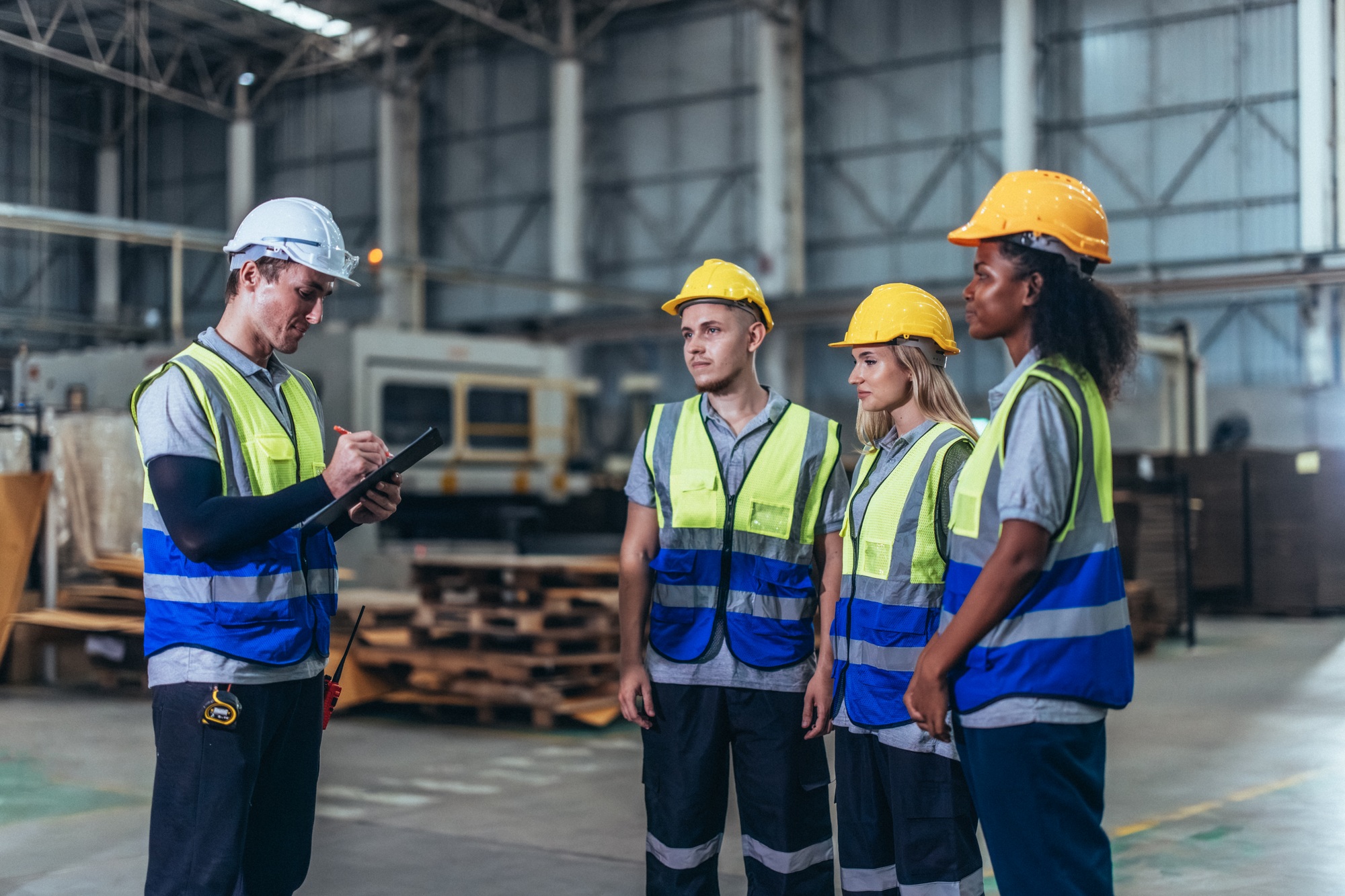 A cardboard factory manager assesses staff performance, guides improvement, bridges competency gaps