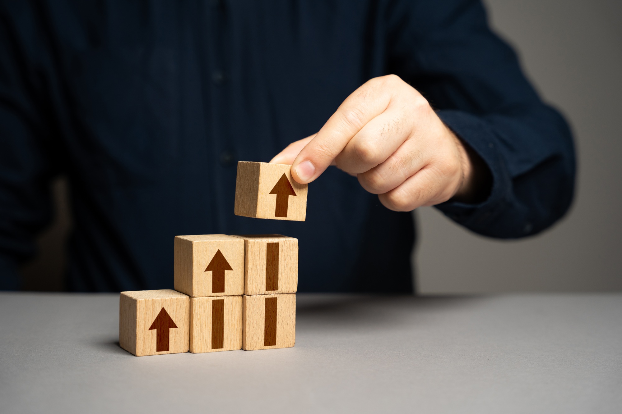 Build growth steps. Growth and development, promotion.