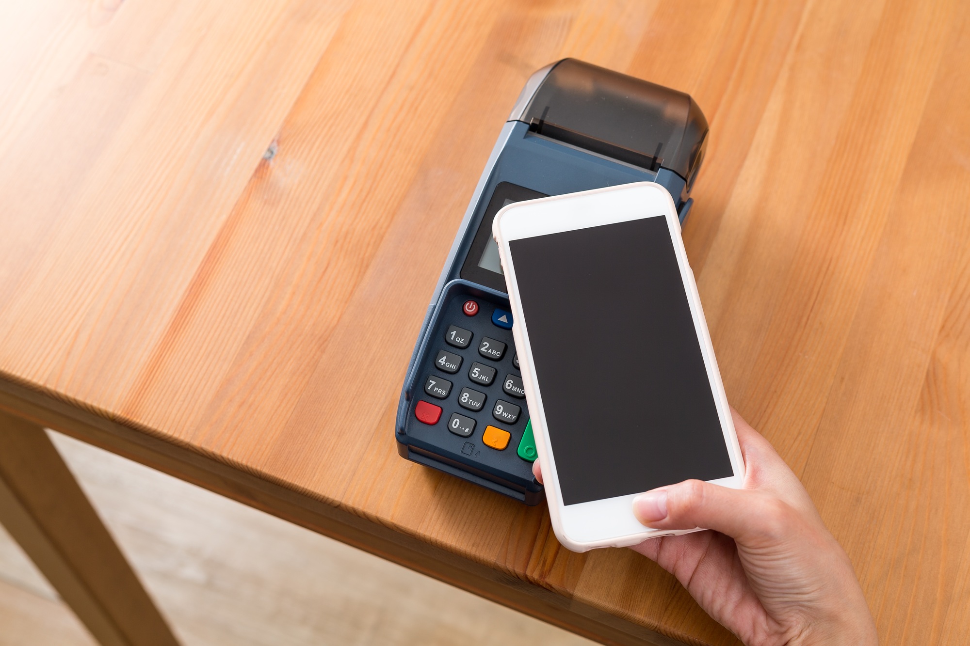Cellphone pay on pos machine