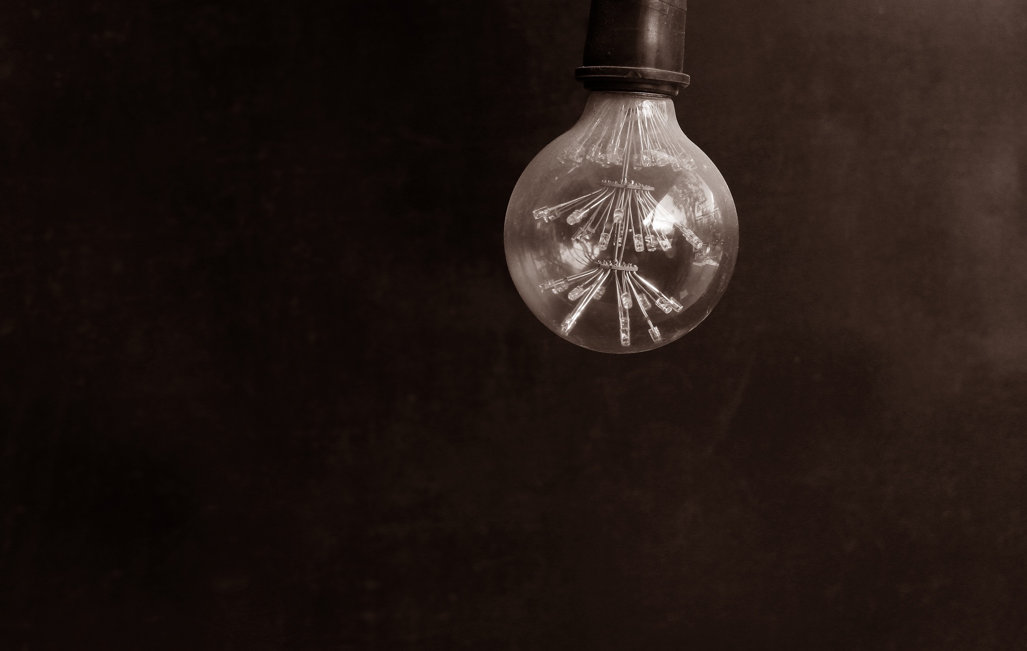 Energy saving LED light bulb