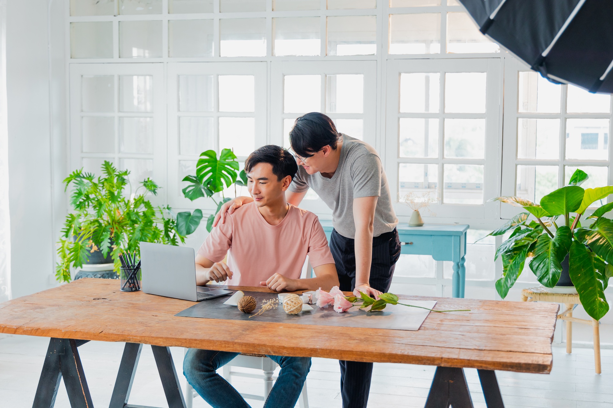 LGBT people are working as freelancer for creatives.