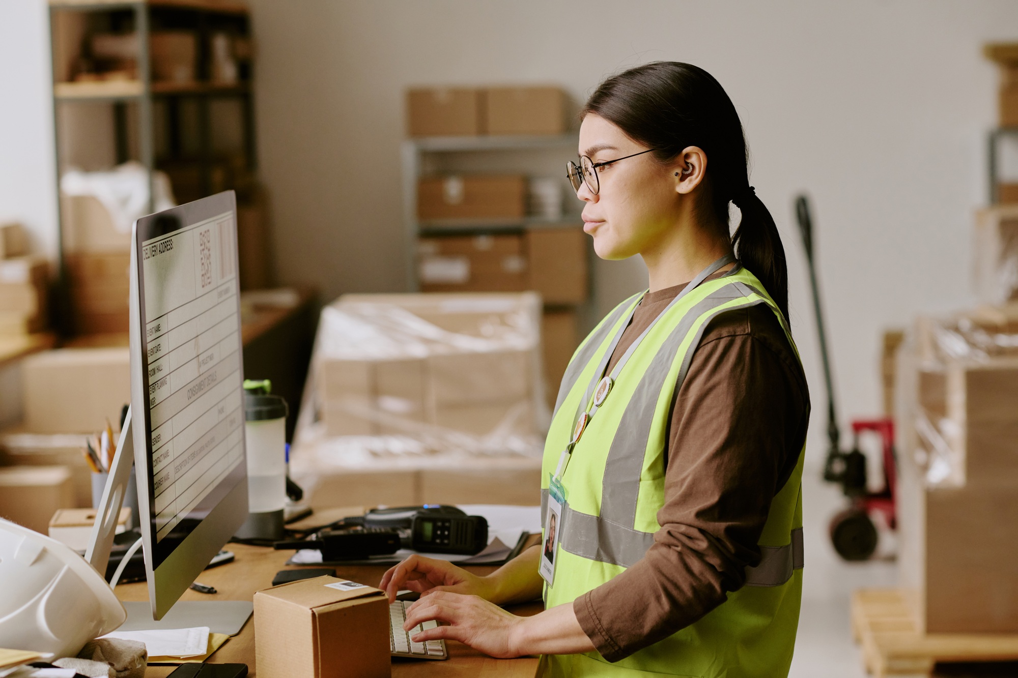 Processing Packages in Warehouse with Inventory Management System