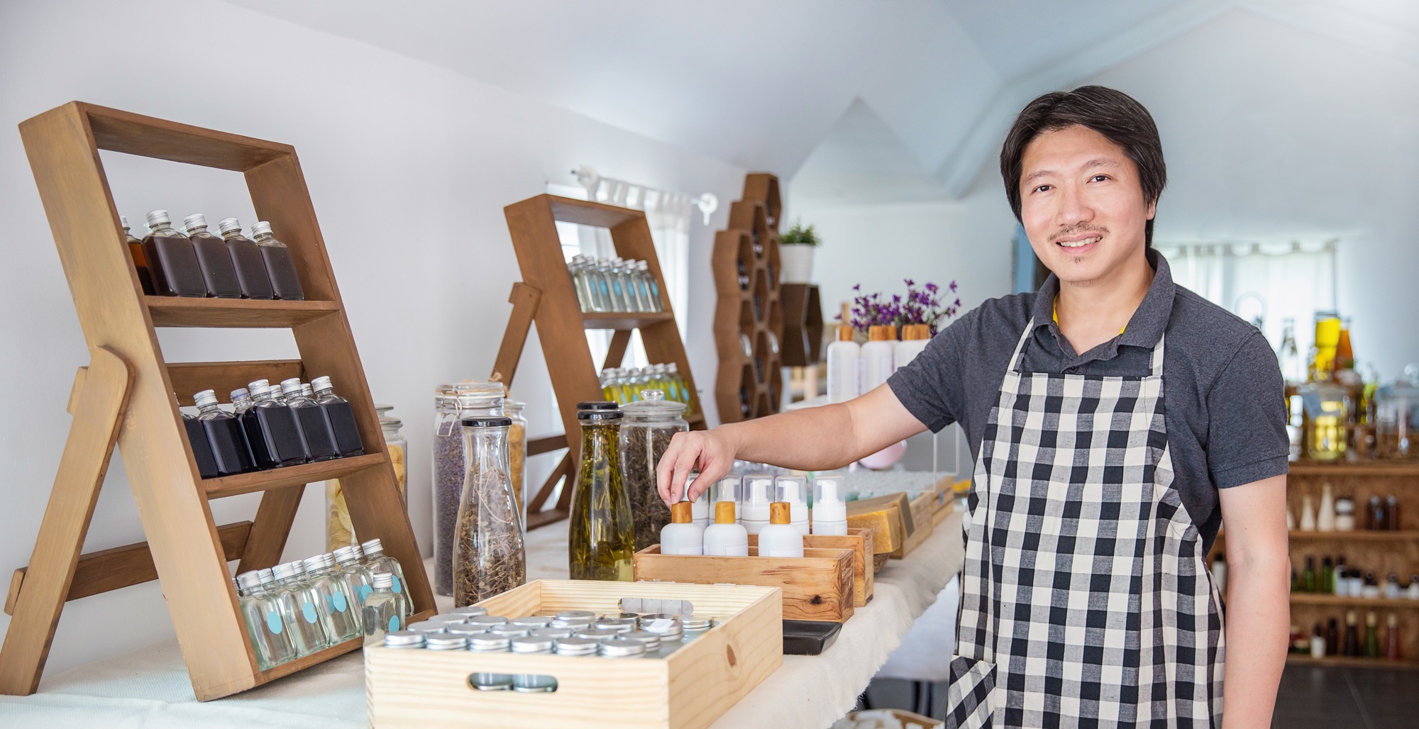 Startup successful Asia sme small business entrepreneur owner
