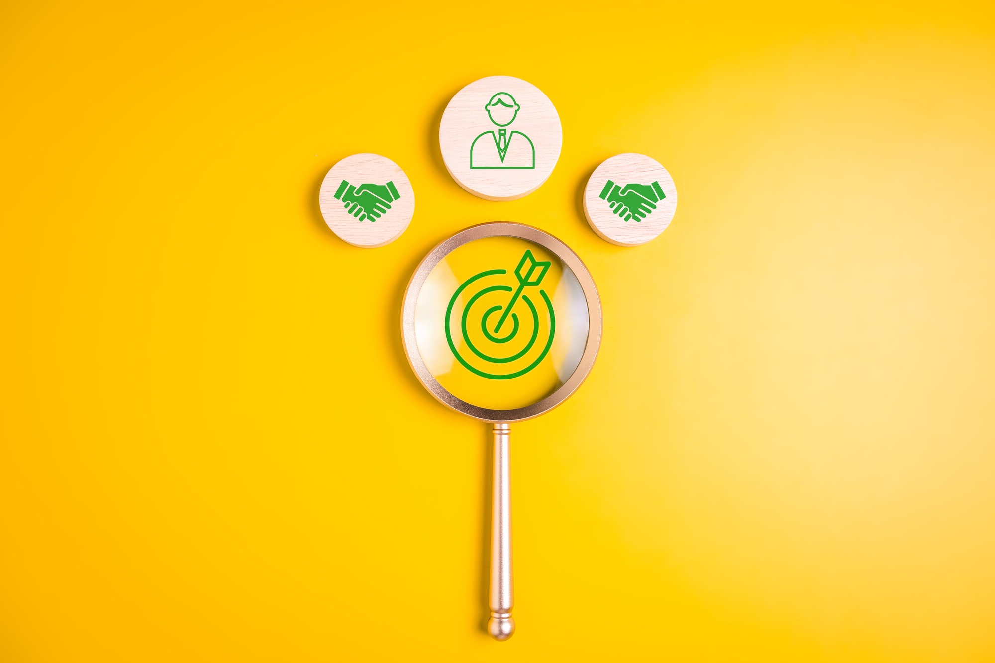 Target with smart teamwork icons for successful business goal