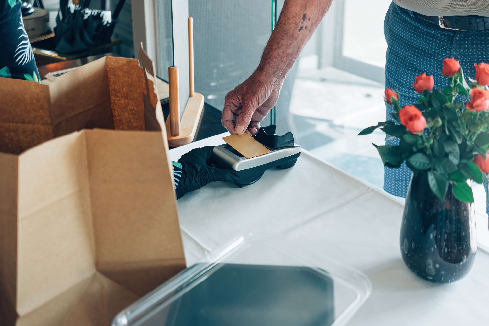 customer doing pos payment