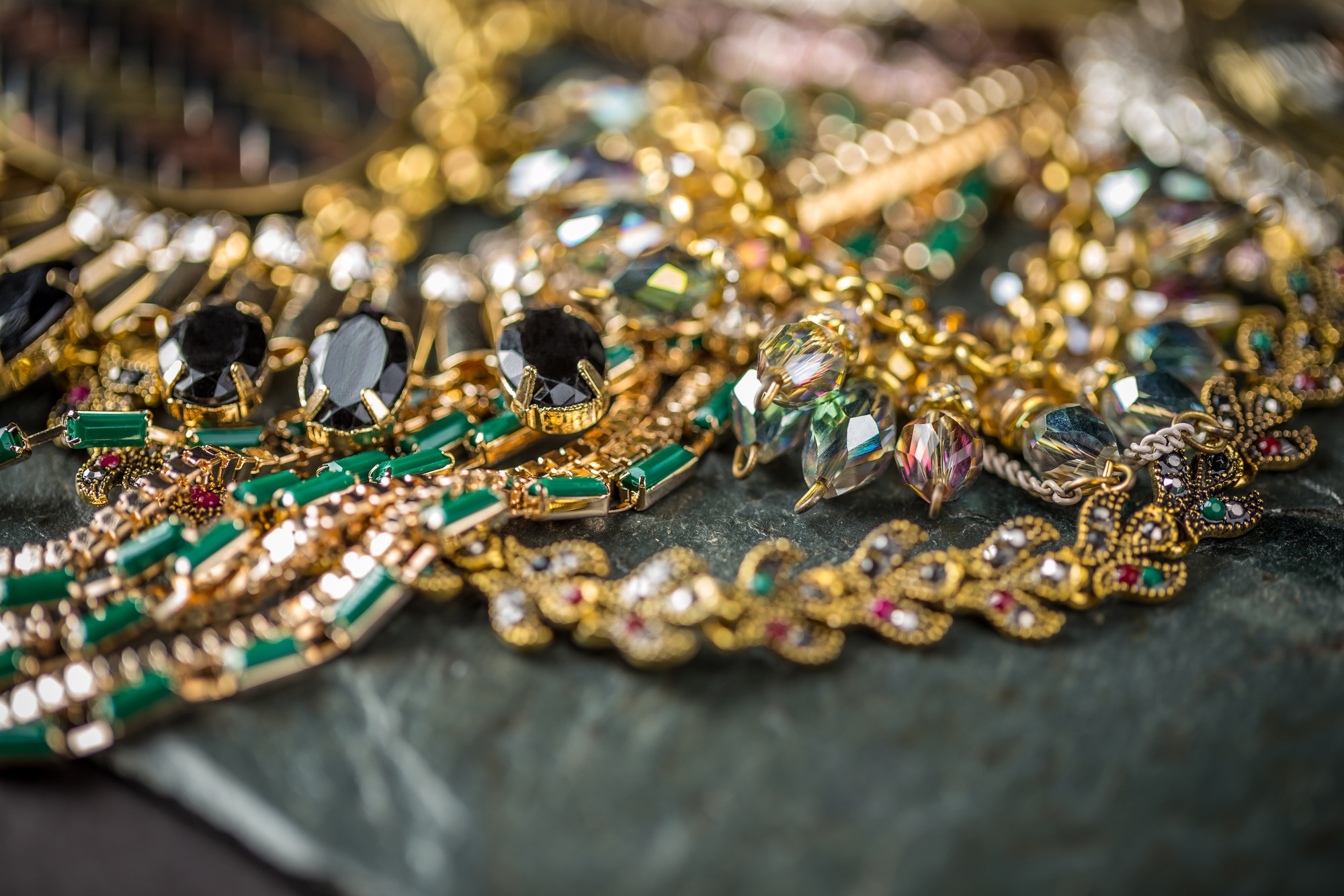 Fashionable women's jewelry