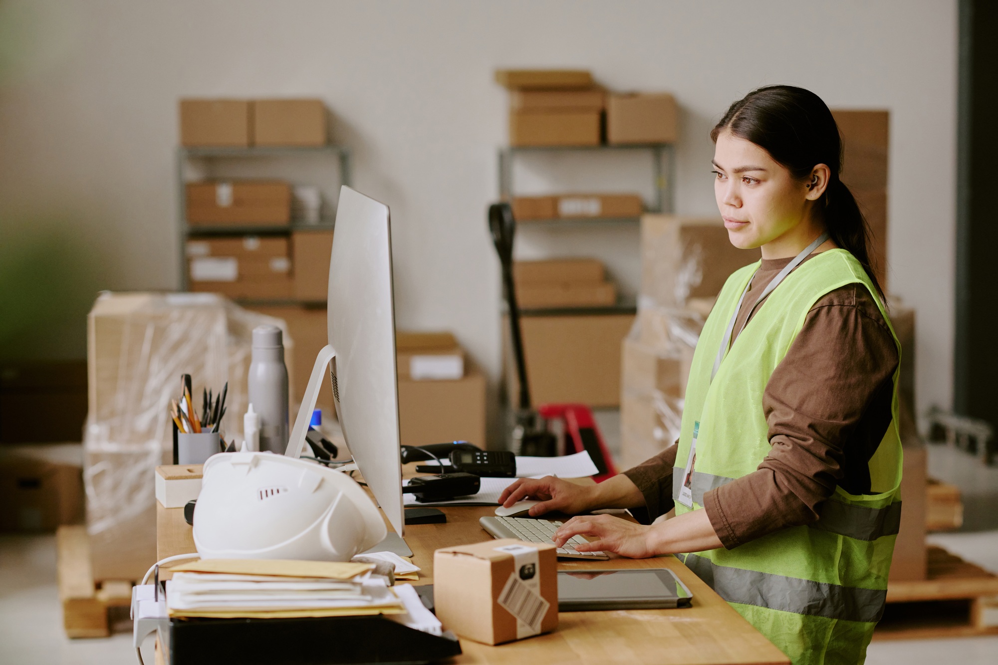 Performing Inventory Management in Warehouse Environment