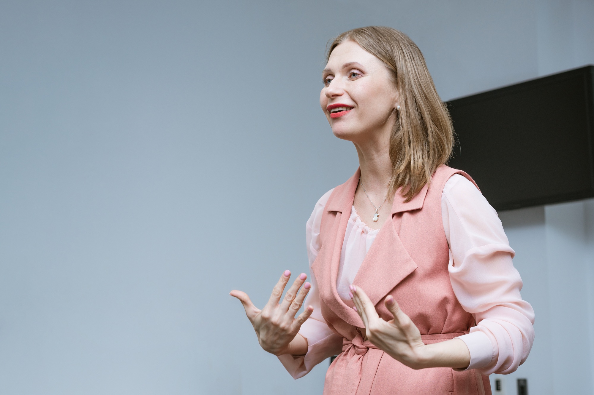 woman is doing business training