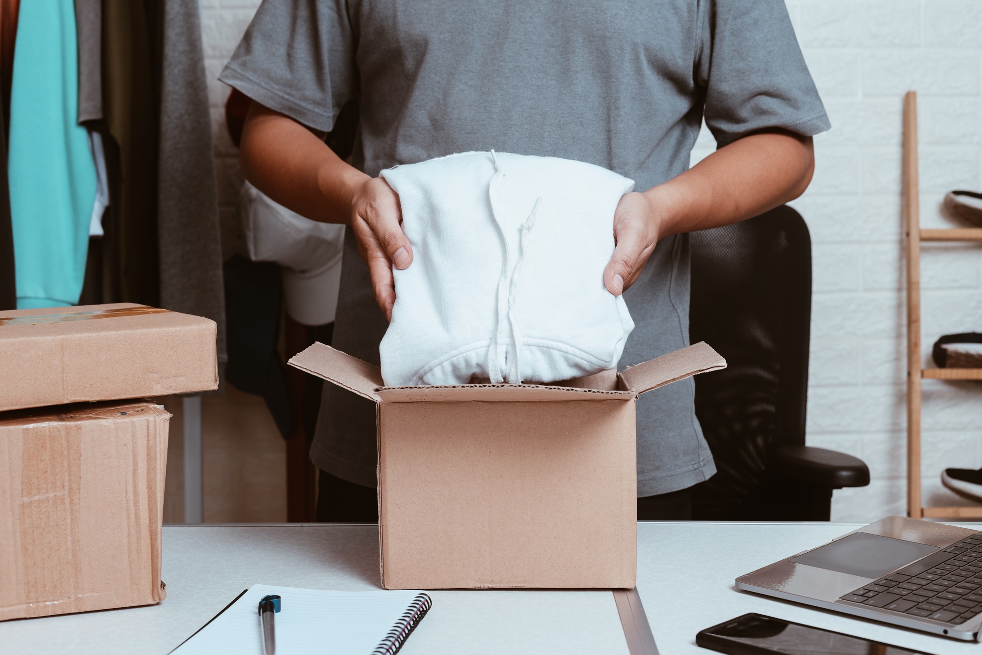 Packing items for online order deliver